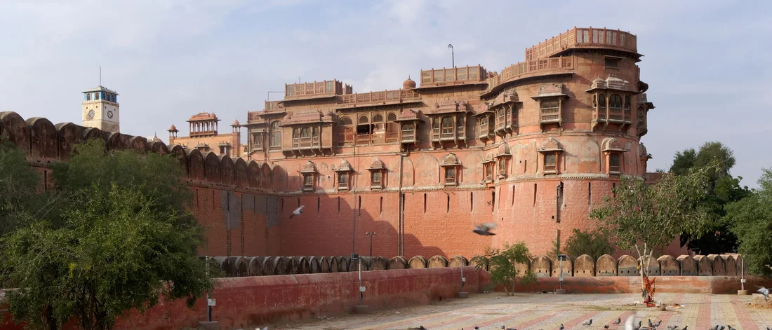 The sandstone walls and pavilions of Junagarh Fort in Bikaner